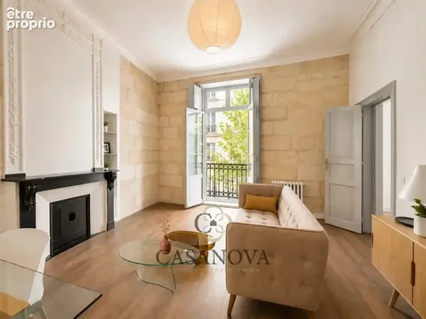 Appartement 3 pièces de caractère de 68 m² avec balcon au cur de l'Écusson à Montpellier
