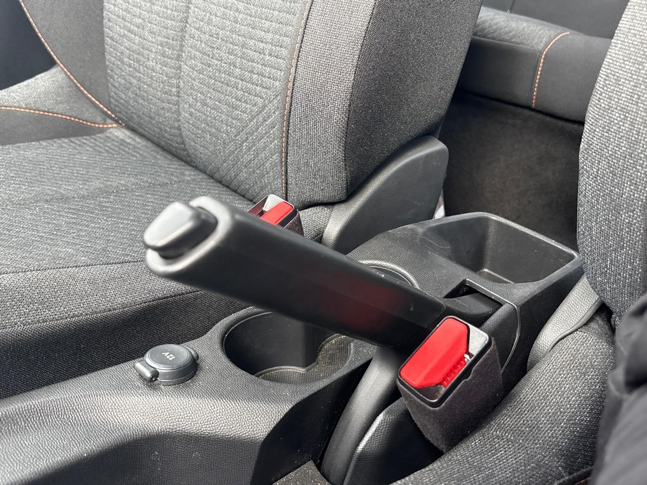 Peugeot 2008 1.2 hybrid 145ch style e-dcs6 — photo 25