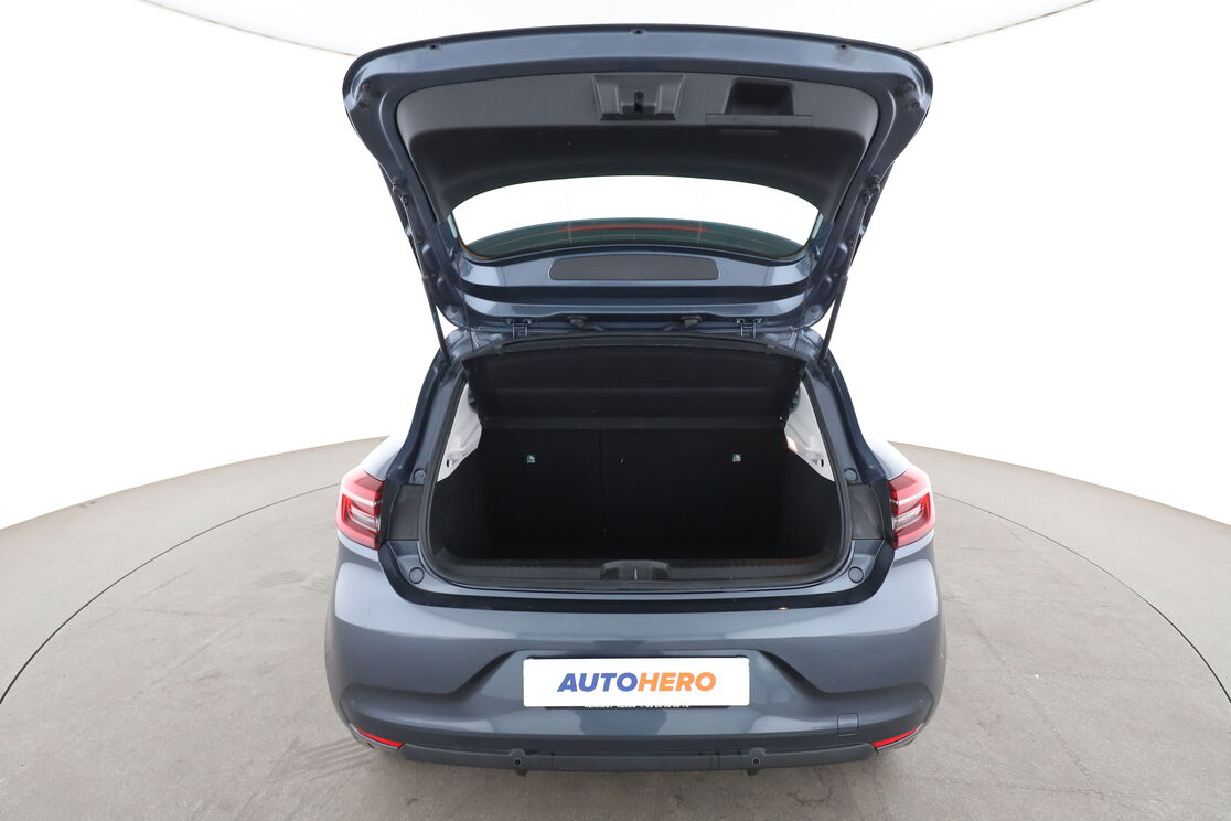 Renault Clio 1.6 E-Tech Zen — photo 15