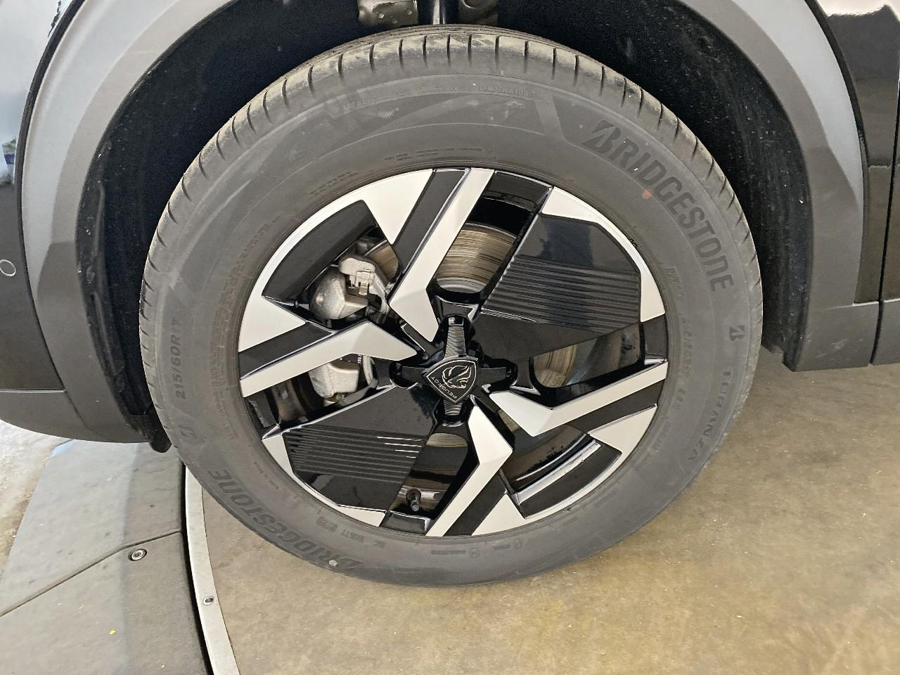 Peugeot 2008 hybrid 145 ch e-dcs6 allure — photo 11
