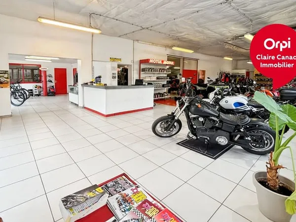 Local commercial 767 m²