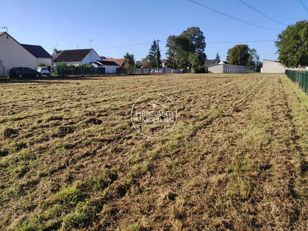 TERRAIN A BATIR - 1 100 M2 - SAINT LAURENT NOUAN