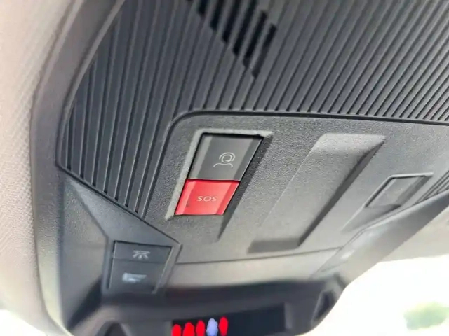 Peugeot 308 plug-in hybrid 195 ch e-dcs7 — photo 19