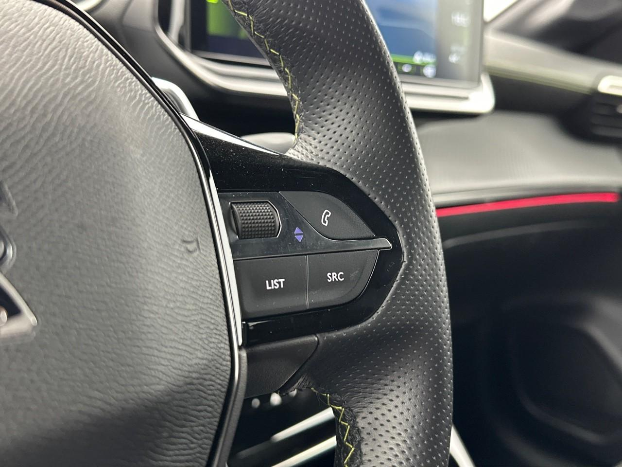 Peugeot 208 puretech 100 s&s eat8 gt — photo 19