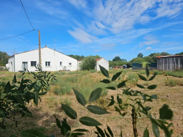 Maison renovee avec extension recente  La Garnache