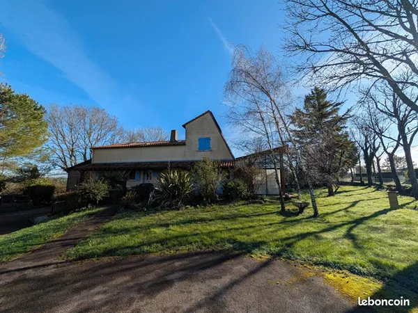 Maison 14 pièces 240 m²