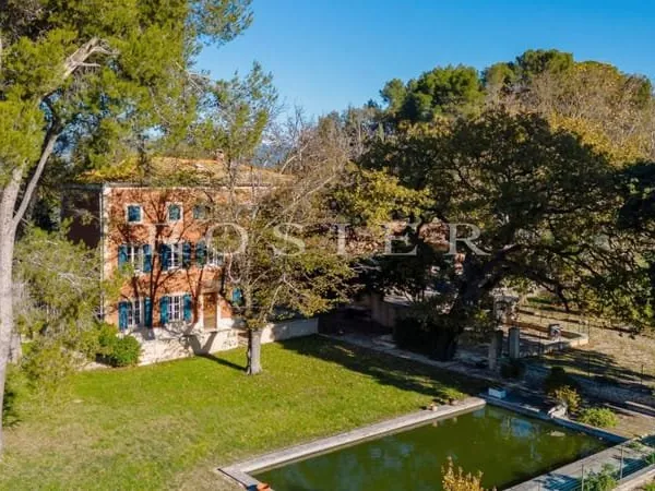 Bastide de maître à rénover, vue panoramique Luberon.