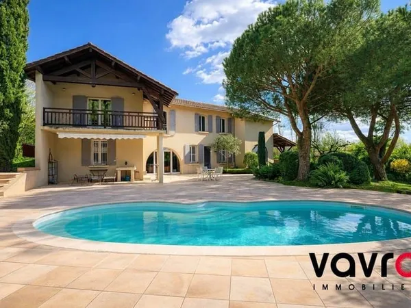 Maison 6 pièces 210 m²