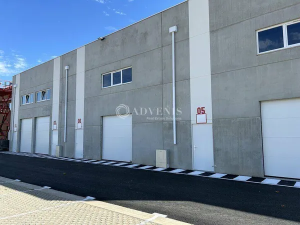 Local d'activité 200 m²
