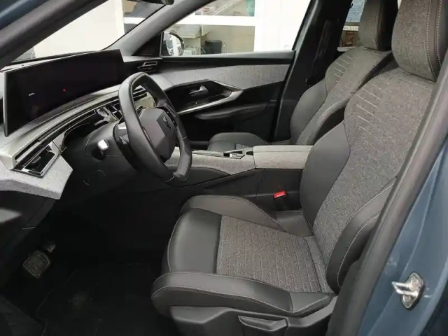 Peugeot 5008 hybrid 136 e-dcs6 — photo 29