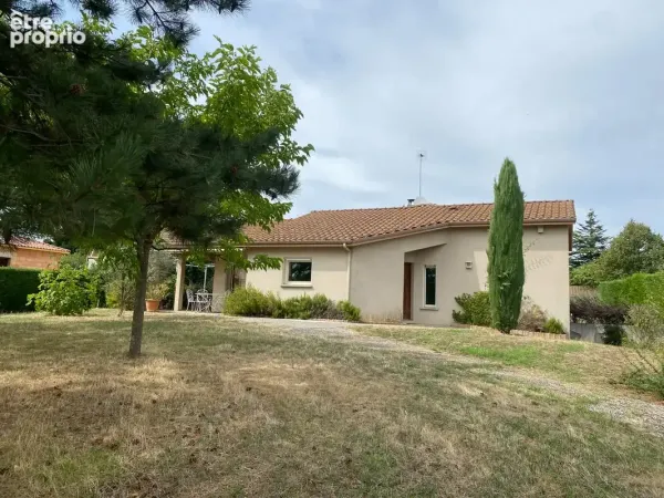 Villa d'architecte 120 m2 sur 2100 m2 de terrain.