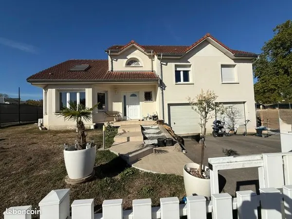 Loue Maison T6 avec espace bureau