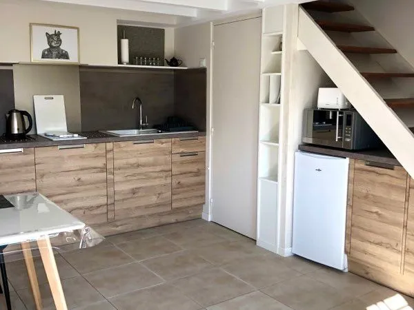 STUDIO meublé, neuf, 28 m2, 550 charges comprises, entre Besançon et Dole