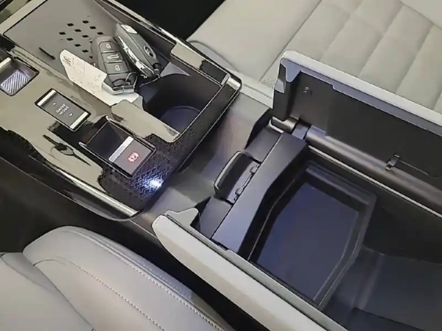 Citroën C5 Aircross hybride 145 ch e-dcs6 — photo 45