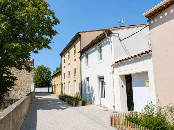 Maison de village 4 pièces avec cour, garage et atelier à Villegailhenc, proche Carcassonne