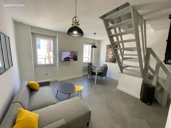 T 3 duplex meuble rue Florian