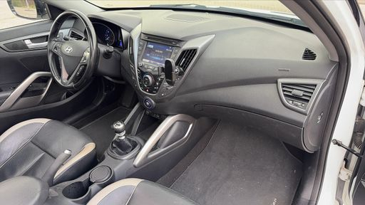 Hyundai Veloster 1.6 T-GDI 186 - Turbo – 2014 – 152392 km – Essence – Boîte Manuelle — photo 19