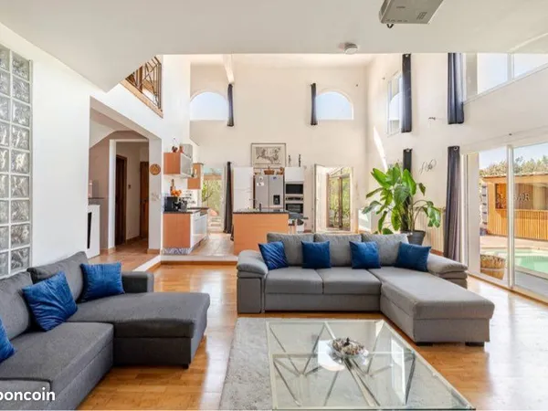 Villa d'architecte 140 m² - Piscine, jacuzzi & jardin 750 m²