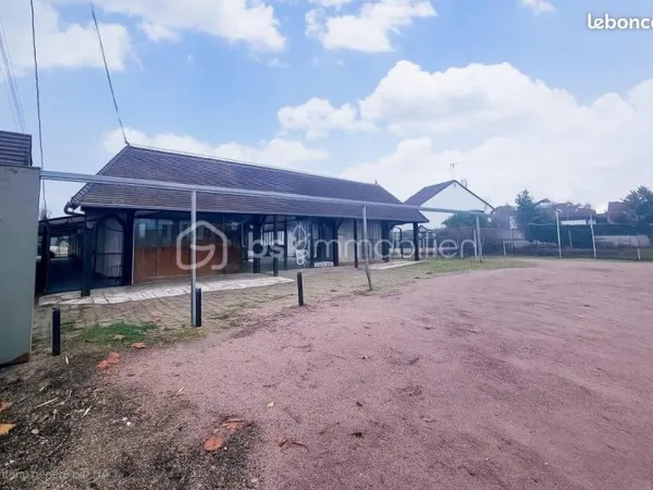 Local commercial 825 m²