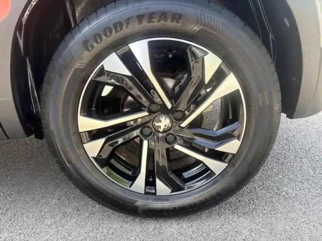 Peugeot 2008 puretech 100 s&amp;s bvm6 allure pack — photo 15
