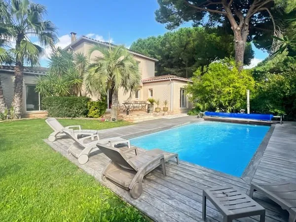 Maison 7 pièces 203 m²