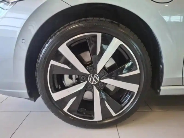 Volkswagen Golf 1.5 ehybrid 204ch vw edition dsg6 — photo 5