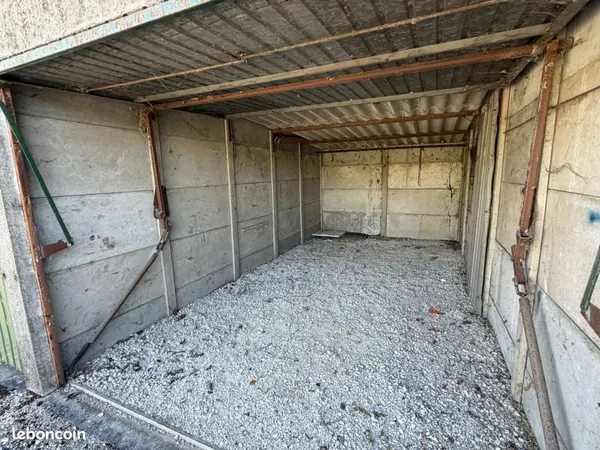 Garage/box 15 m² Vonnas