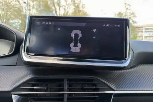 Peugeot 208 hybrid 110 ch e-dcs6 — photo 29