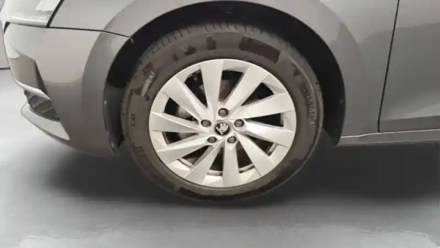 Skoda Octavia combi 2.0 tdi 150 ch scr dsg7 — photo 9