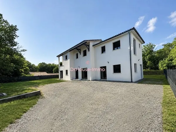Maison 9 pièces 204 m²