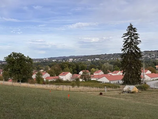 Terrain à bâtir de 1169 m² à BELLERIVE-SUR-ALLIER (03)