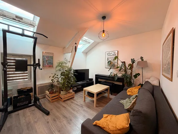 Quartier Chantenay: Appartement T3 récent au 2 ème et dernier étage avec cave et jardin commun