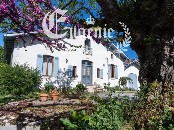 Villa 9 pièces 230 m²