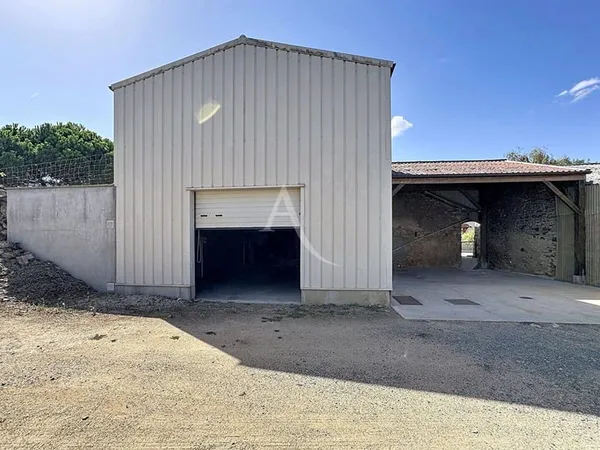 Entrepôt 110 m²