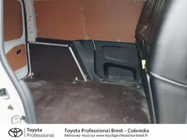 Toyota Proace city medium 100 d-4d start mc24 — photo 12