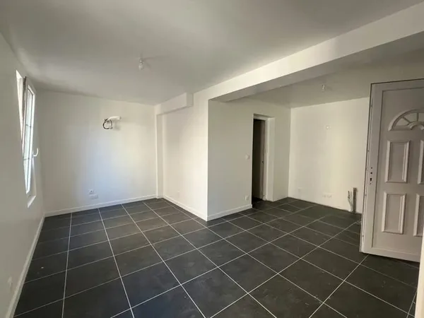 Achat : Appartement Saint-Maximin-la-Sainte-Baume (83470)