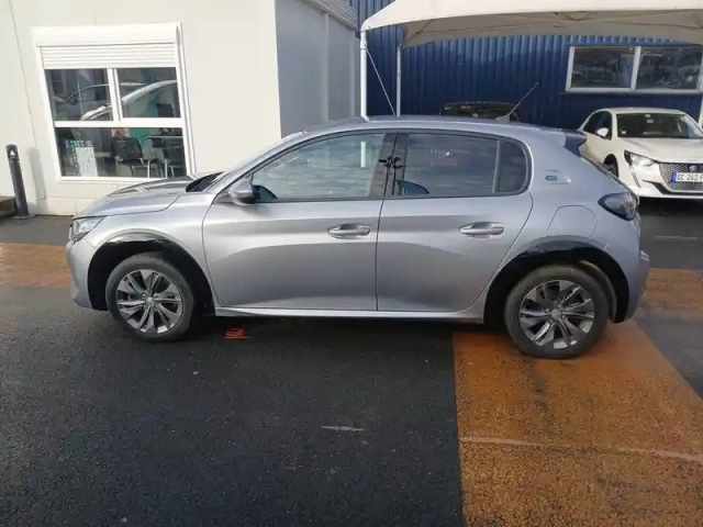 Peugeot 208 electrique 50 kwh 136ch — photo 50
