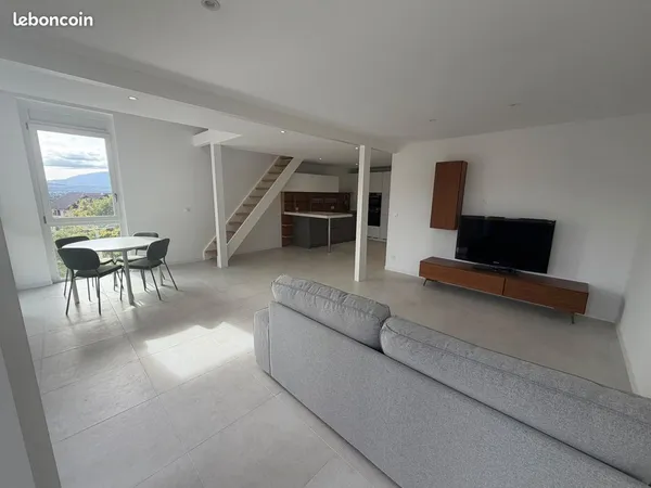 Magnifique duplex meublé de 115 m² - 3 chambres - Entièrement rénové - Cranves-Sales