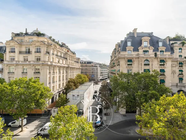 PARIS 16E - KLEBER / ETOILE - Dernier étage - Vue dégagée - 4/5 chambres - Climatisé - Ensoleillé
