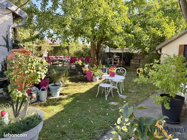 Maison 8 pièces 246 m²