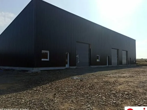 Local d'activité 192 m²