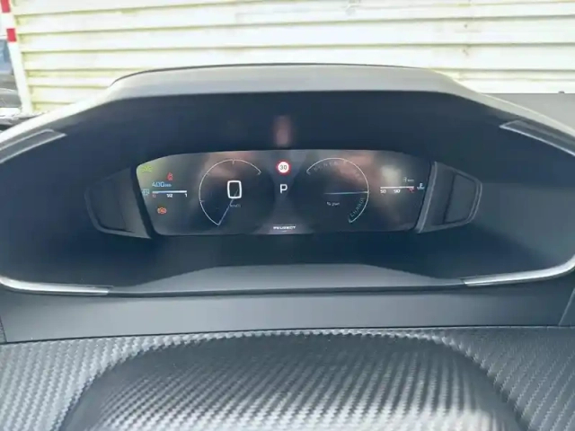 Peugeot 2008 hybrid 145 e-dcs6 — photo 30