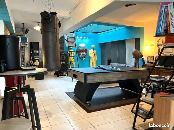 LOCATION LOFT 6 pièces 193 m² (157 m² loi Carrez)