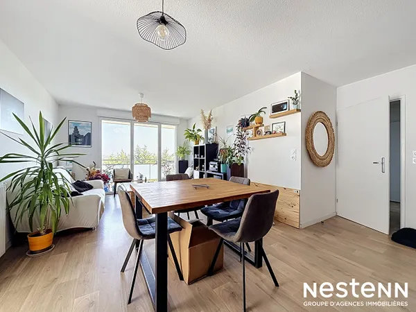 NESTENN - Grand T2 dans résidence récente avec terrasse et parking