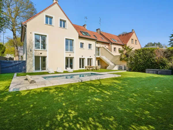 Maison familiale d'exception Le Chesnay - 4 chambres climatisées - Jardin et piscine
