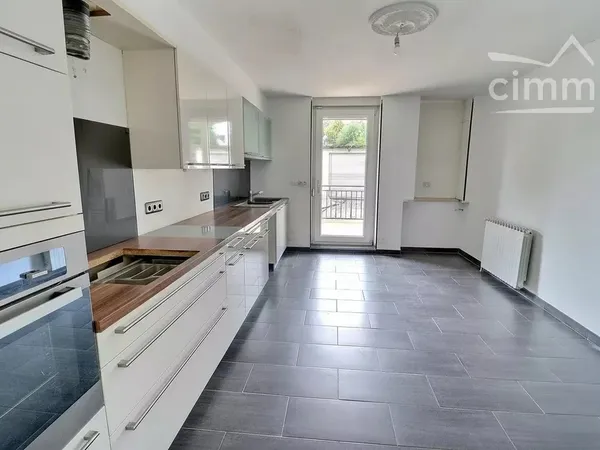 Appartement  rénové de 88.24m² +  jardin privatif +  garage + caves – FORBACH