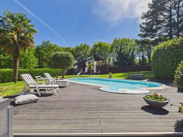 Maison 6 pièces 176 m²