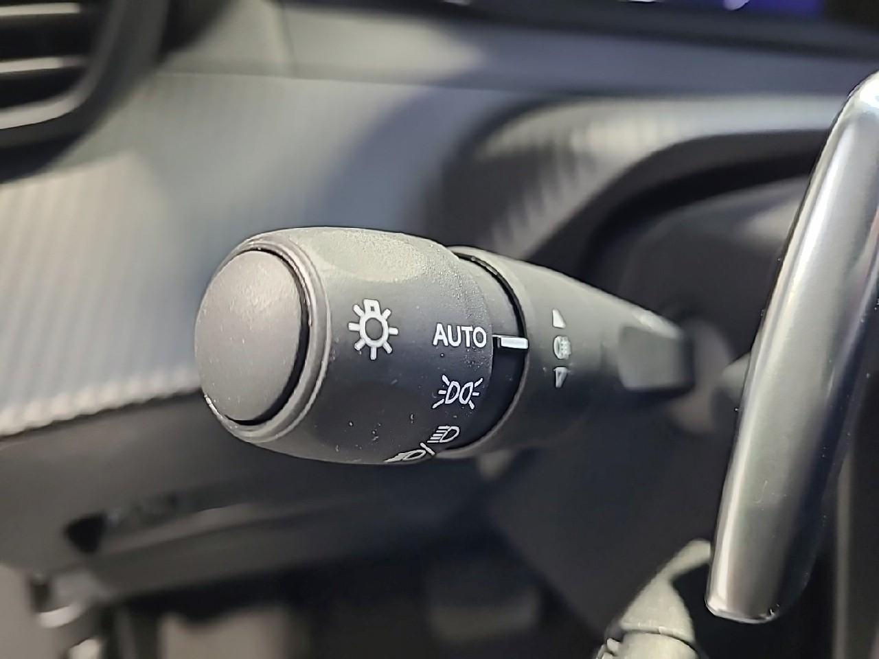 Peugeot 2008 hybrid 145 ch e-dcs6 allure — photo 23