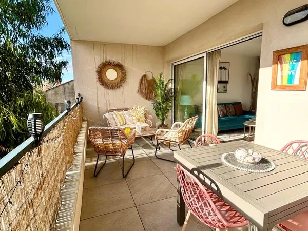 À vendre - Bel appartement T2 lumineux avec grande terrasse et box
