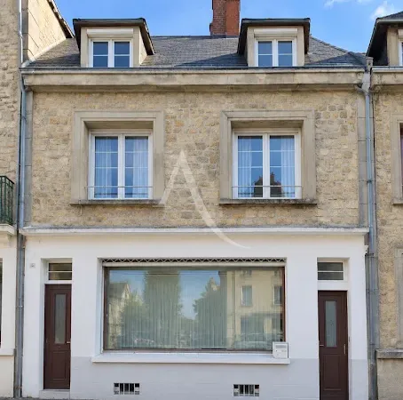 Local 9 pièces 202 m²